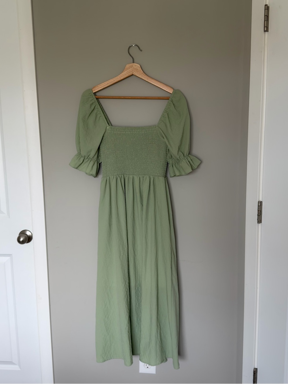 Altar’d State Sage Green Smocked Midi Dress Puff Sleeve Square Neck Size S - Picture 3 of 8